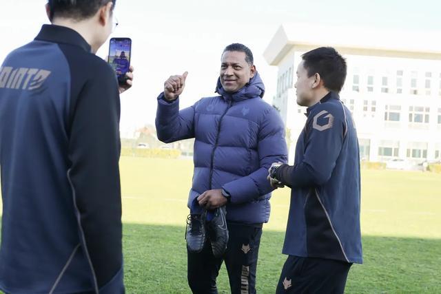 杏彩体育官网-陕西联合新任主教练弗拉泽：追随内心选择陕西 为热情的球迷展现我们的足球风格